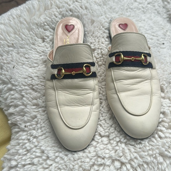 Gucci Princeton White Red and Blue Mule Slides Sz  40 1/2

Gently worn. No box - Picture 1 of 5